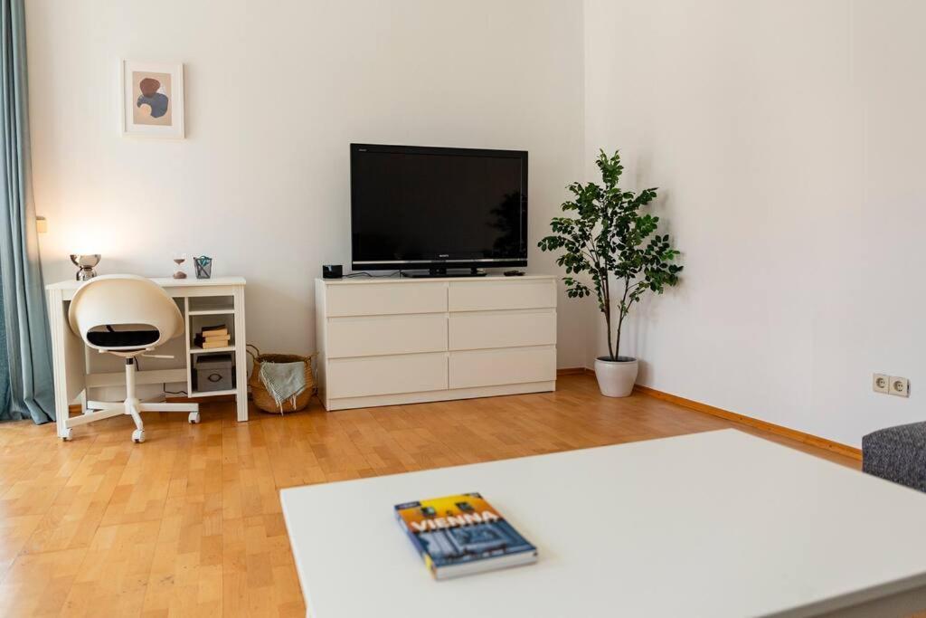 Savoir-Vivre In Unserer Zentralen Balkonwohnung Vienne Extérieur photo